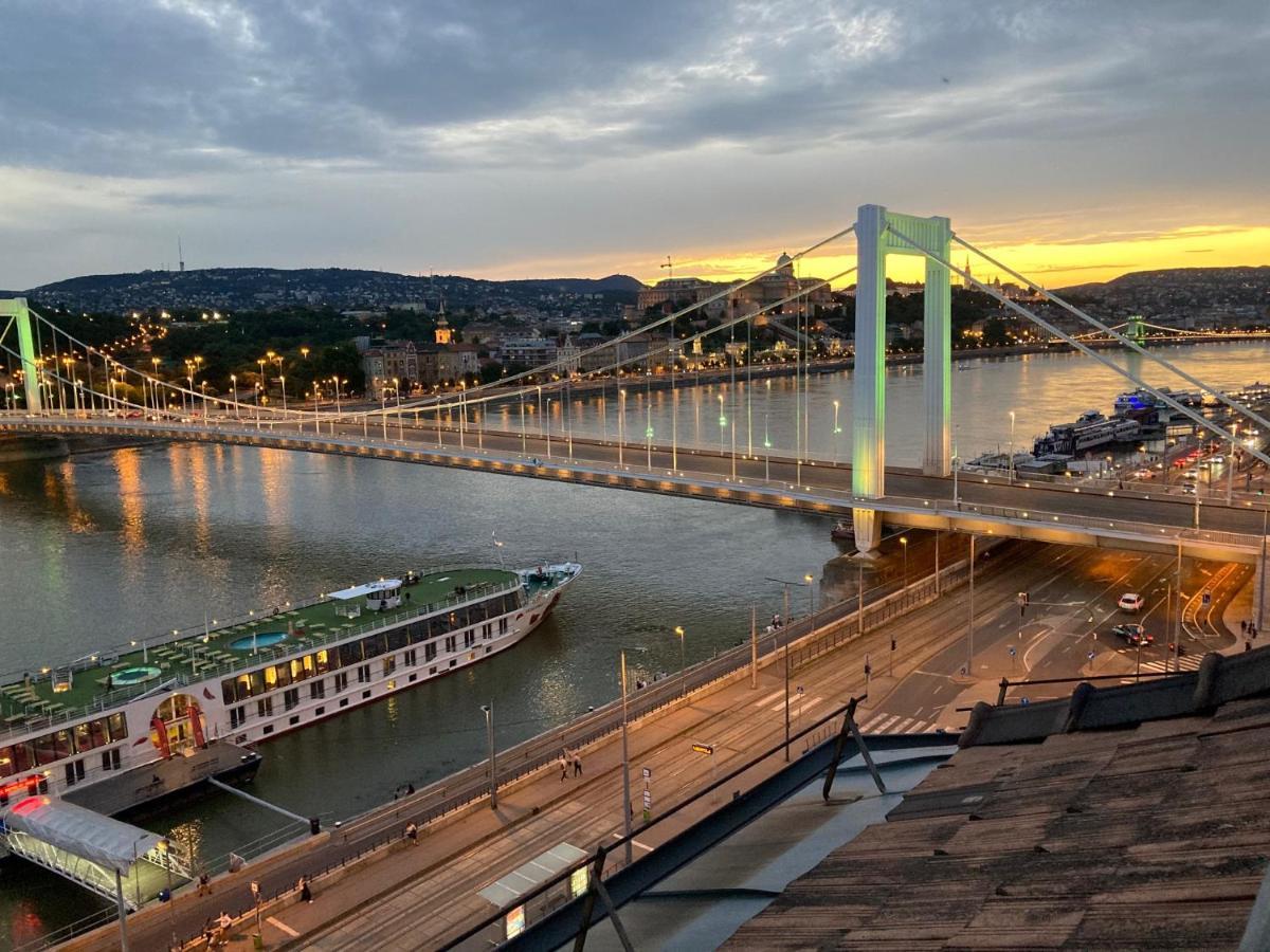 Riverside Flat With King Castle View Budapesta Exterior foto